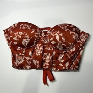 Floral cross-back patterned crop top, size small